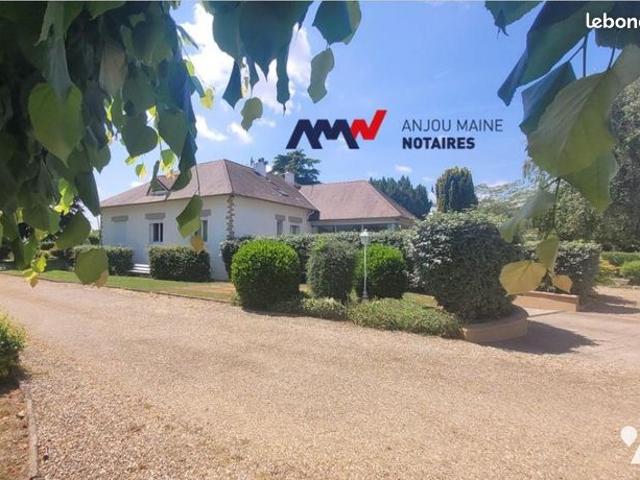 Pavillon 10 pièces 264 m²