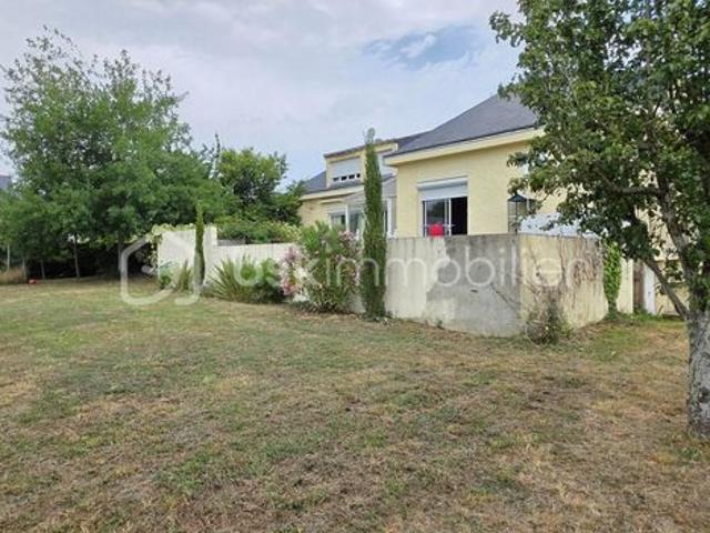 Pavillon 10 pièces 263 m²