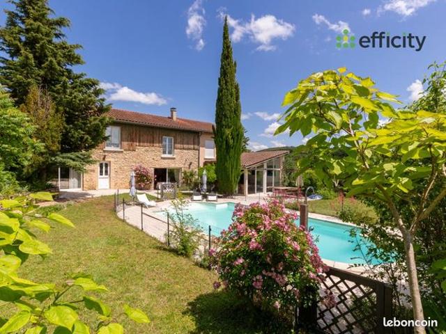 Pavillon 10 pièces 280 m²