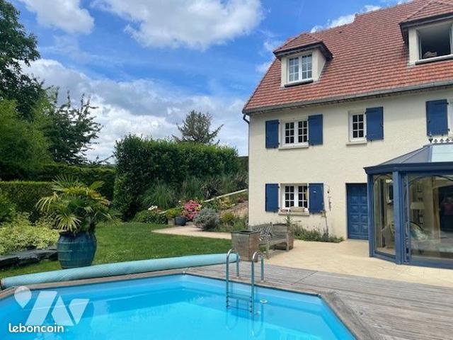 Pavillon 10 pièces 340 m²