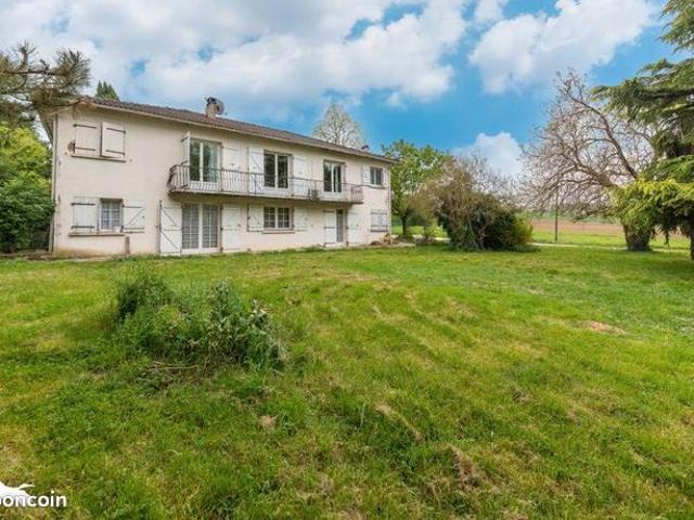 Pavillon 11 pièces 235 m²