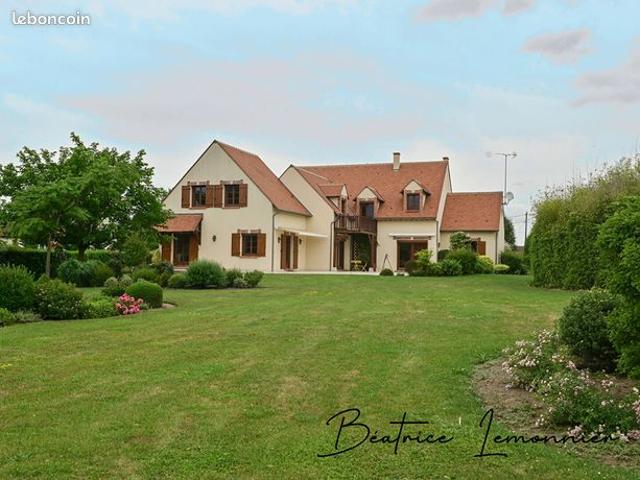 Pavillon 11 pièces 350 m²