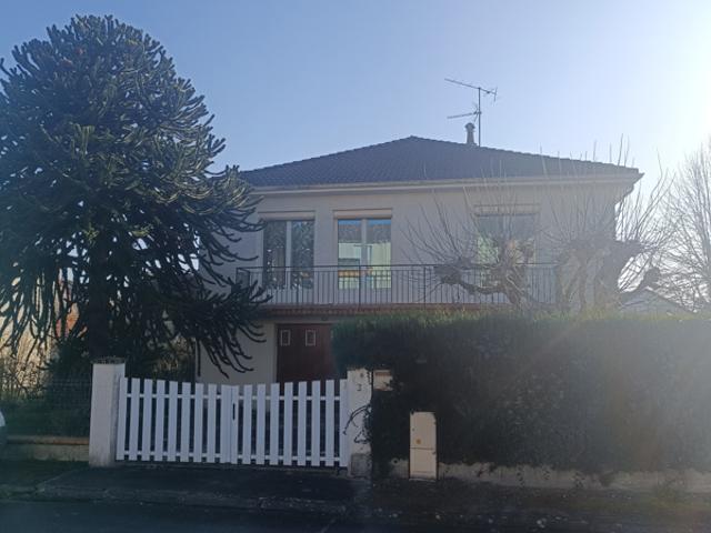Pavillon 124 m2 avec sous sol complet, garage et terrain clo