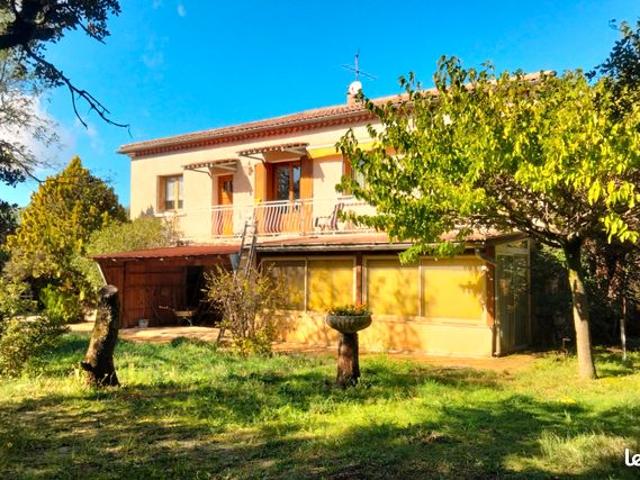 Pavillon 12 pièces 160 m²