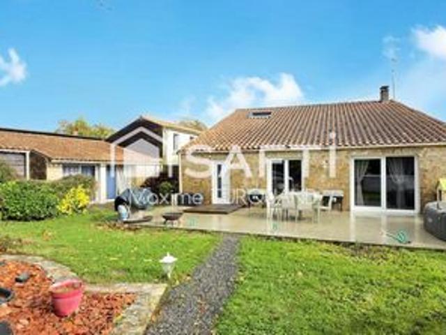 Pavillon 131m², 3 chambres, 2132m² de terrain + dépendances