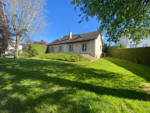 Pavillon 132 m², 4 ch, plain pied, terrain 1005 m², Domfront