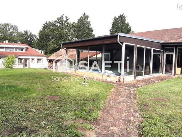 Pavillon 14 pièces 450 m²