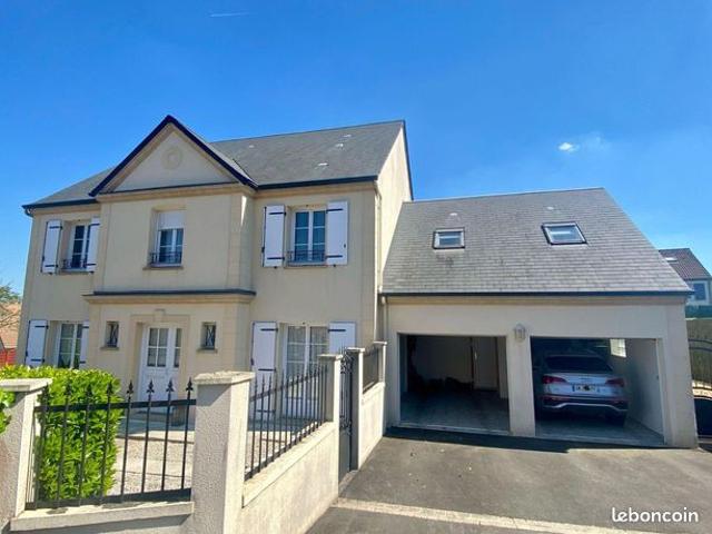 Pavillon 173 m² La Chapelle Saint Aubin