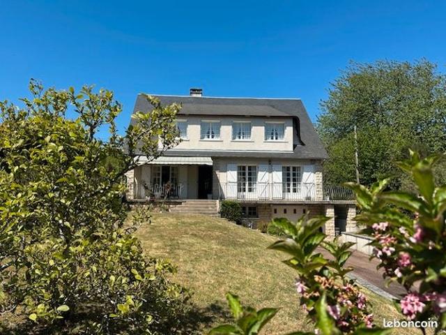 Pavillon 200 m² sur 1844 m²