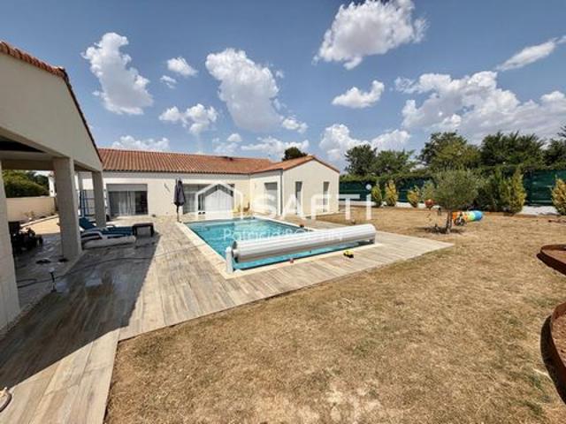 PAVILLON 2020 DE PLAIN PIED 3 CHAMBRES DONT UNE SUITE PARENTALE ET PISCINE A FORS !