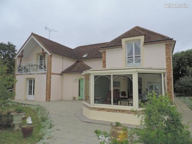 Pavillon 220 m² Évron