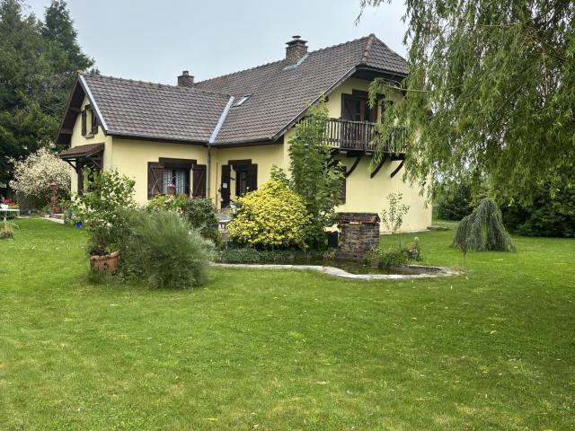 Pavillon 232 m2 avec jardin 1400m2