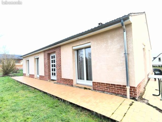 Pavillon 3 chs de plain pied sous sol complet grand terrain