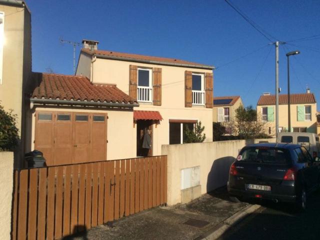 Pavillon T4 de 93 m² à louer à Carcassonne, Hameaux de Maquens, avec jardin, garage et dépendances