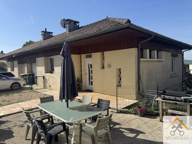 Pavillon traditionnel sur les hauteurs de Brive