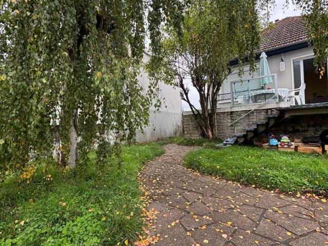Pavillon à Nevers, dans quartier résidentiel proche lycées