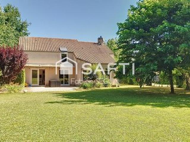 Pavillon aux vastes volumes sur une magnifique parcelle en partie constructible !