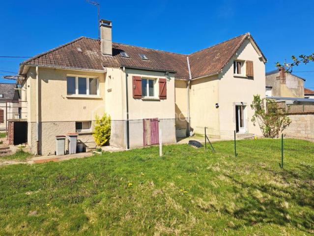 PAVILLON AVEC DEUX HABITATIONS DONT UNE LOUEE SUR ABBEVILLE
