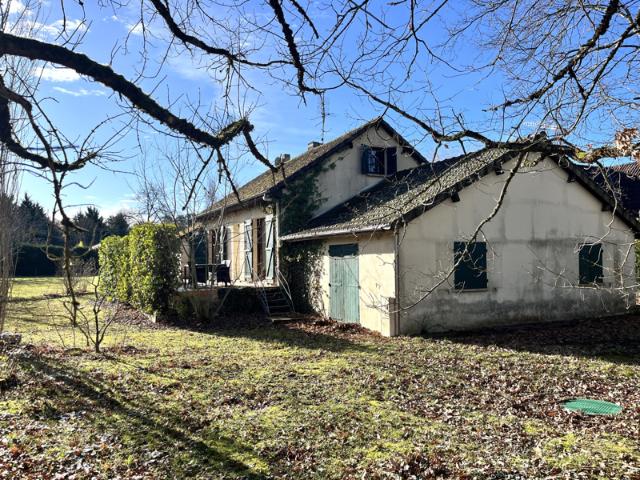 Pavillon avec fort potentiel 126 m2 Grand terrain Bois