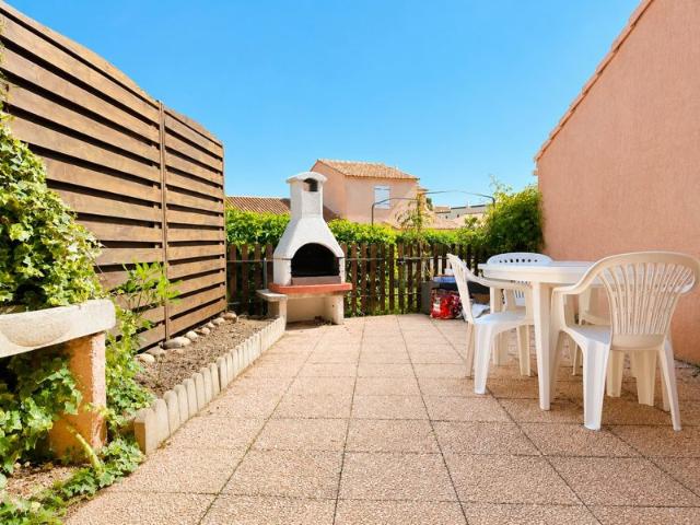 Pavillon avec terrasse dans résidence avec piscine !
