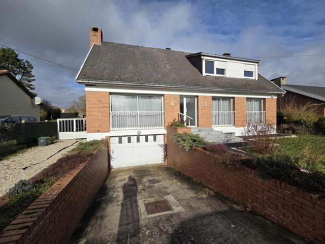 PAVILLON BRIQUES 167M² HAB 5 CH VERANDA SOUS SOL ET 1600M²