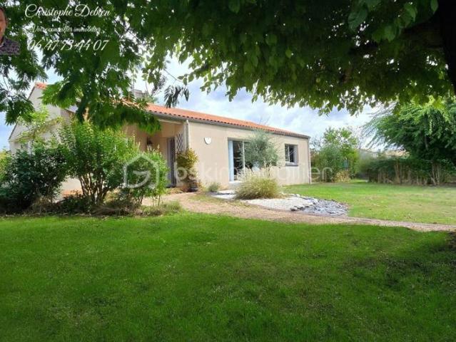 PAVILLON D’EXCEPTION 119 M² – TROIS CHAMBRES TERRAIN DIVISIBLE 1 640 M² – DÉPENDANCE TRANSFORMABLE – DOUBLE GARAGE – LES BROUZILS