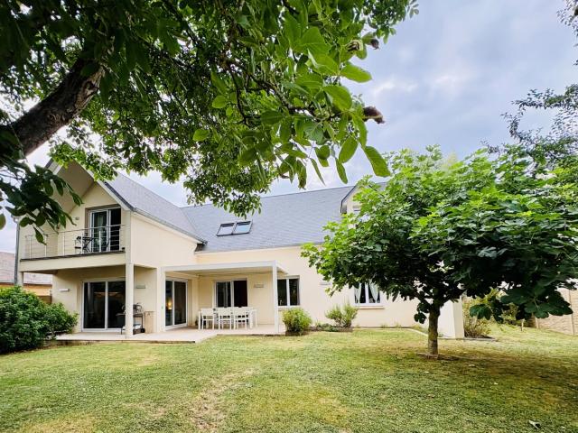 Pavillon d'architecte avec autonomie de plain pied et jardin