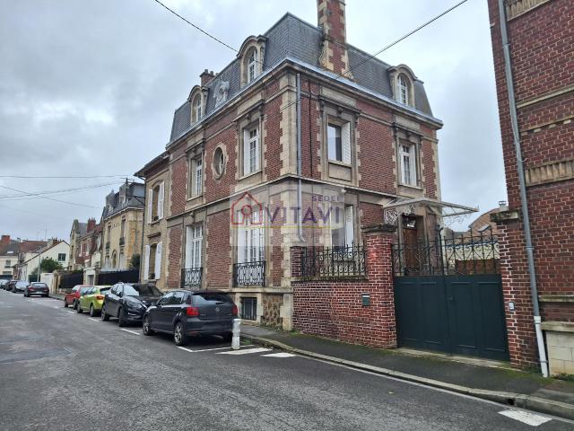 Pavillon de caractère en plein cœur des sablons