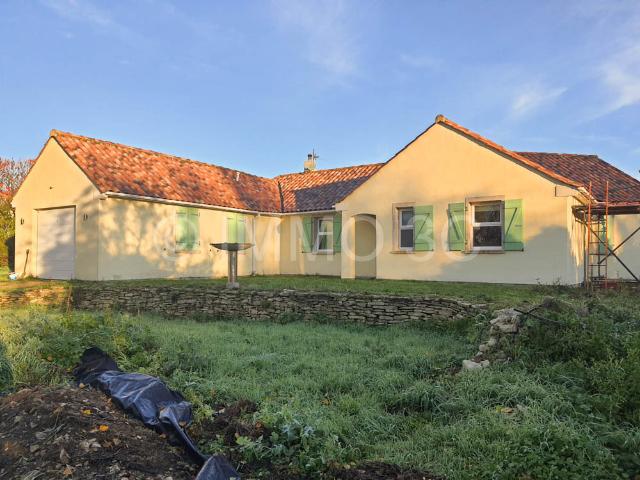 Pavillon de plain pied avec piscine