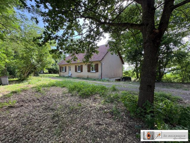 Pavillon de plain pied dans un cadre de verdure