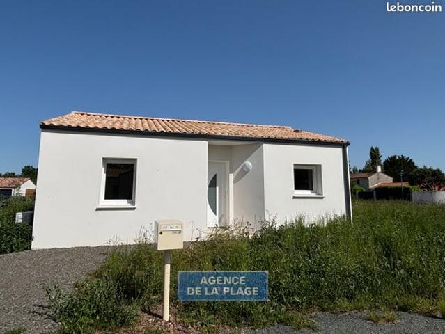 Pavillon de plain pied récent à GRUES