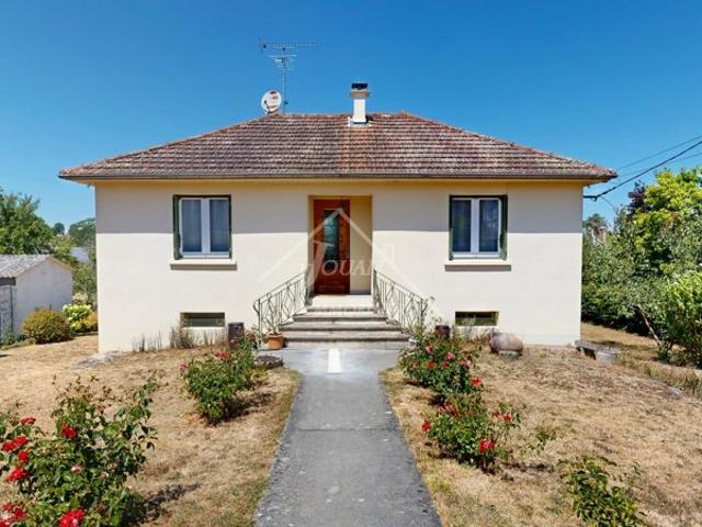 Pavillon de plain pied sur sous sol avec 1 300 m² de terrain à Bourbon l'Archambault
