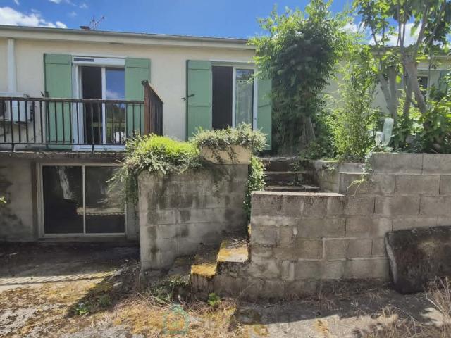 PAVILLON DE PLAIN PIED SECTEUR CALME ET RECHERCHE VEYRE MONTON