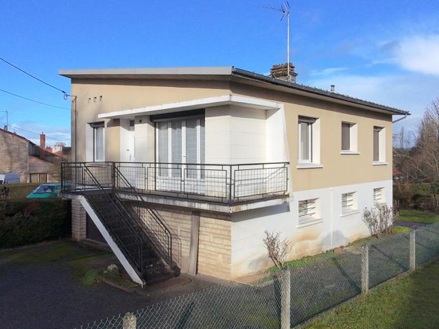 Pavillon des années 60 à SAINT MARTIN L'ARS