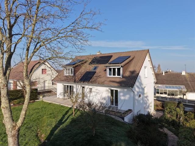 Pavillon entièrement rénové centre ville 236m² Isigny sur Mer