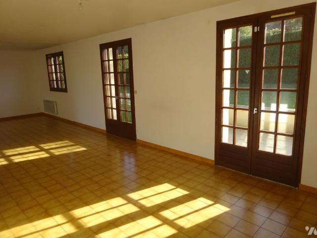 Pavillon F4 à louer à MARGON