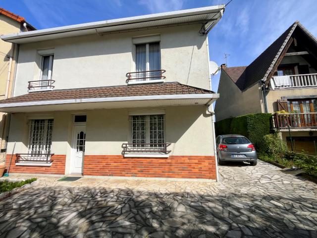 PAVILLON F6 TERRAIN GARAGES ET DEPENDANCES