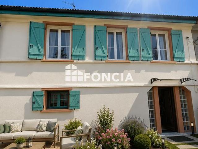 Pavillon familiale proche gare