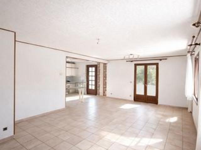 Pavillon individuel de 145 m² – Jardin 1 000 m² – Sous sol complet