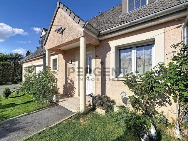 Pavillon Individuel De 156M2 Avec Garage Et Terrain À La Fra. 156m² La Francheville