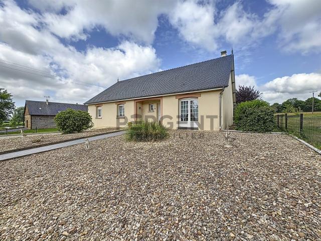 Pavillon Individuel De 194M2 Avec Sous Sol Complet Et Grand. 194m² Neuville lez Beaulieu