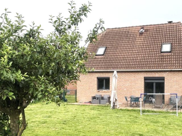 Pavillon individuel de 2004 développant 112m2 utiles et bâti sur 650m2 clos !