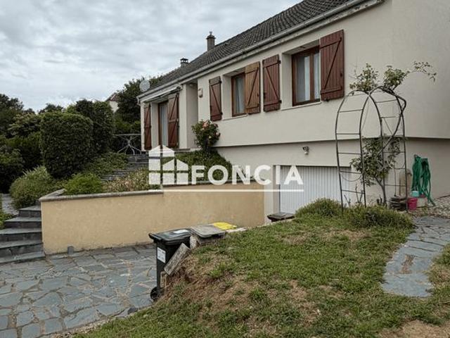Pavillon individuel édifié sur sous sol total terrain de 500 m2 DPE B