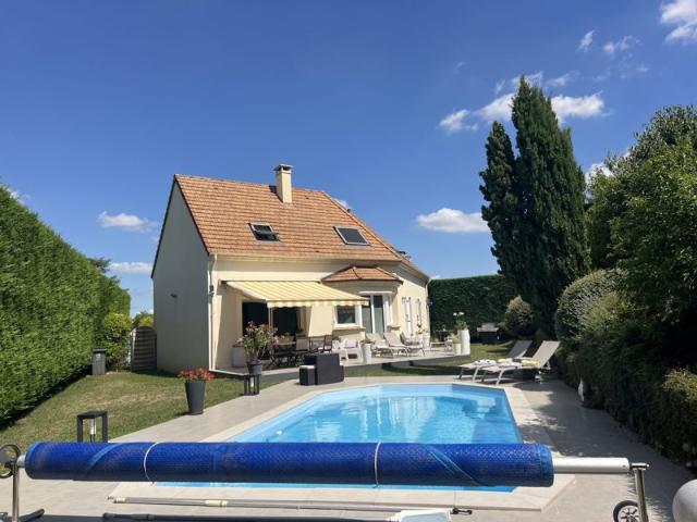 PAVILLON INDIVIDUEL SOUS SOL CHAMBRE RDC PISCINE