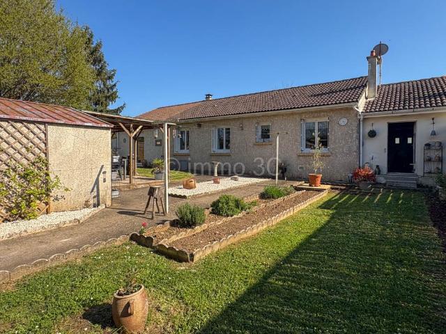 Pavillon plain pied avec garage et jardin 105m² Sauzé Vaussais