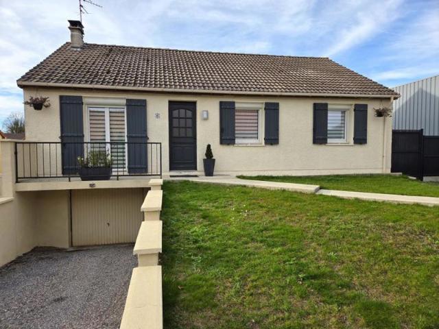 PAVILLON PLAIN PIED 85M² HAB SUR SOUS SOL COMPLET ET 493M²