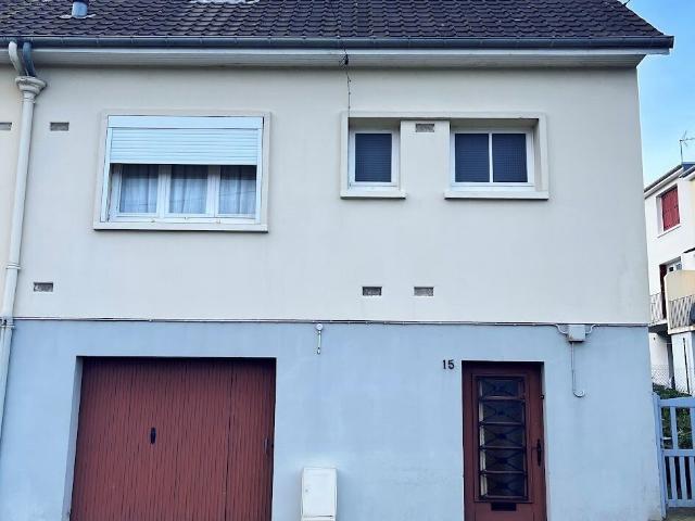 PAVILLON QUARTIER CALME A RENOVER