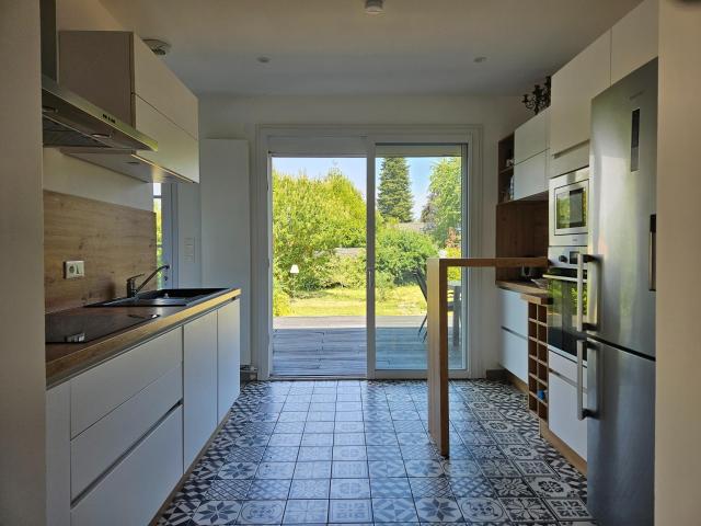 Pavillon sur sous sol complet 3 chambres, terrain 850m²