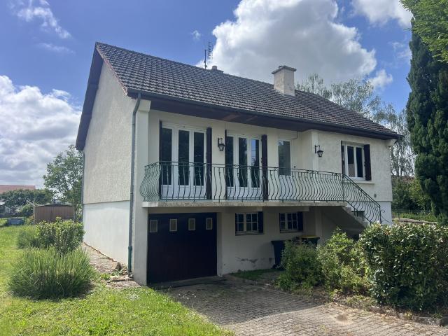 Pavillon sur sous sol à Charolles