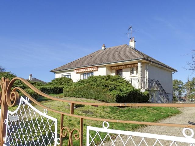 Pavillon sur sous sol à La Chapelle Montmartin